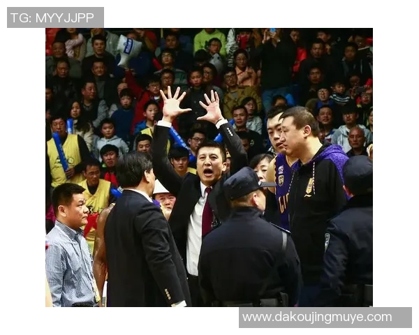 CBA激战北京队迎战青岛优酷队精彩对决引发球迷热议